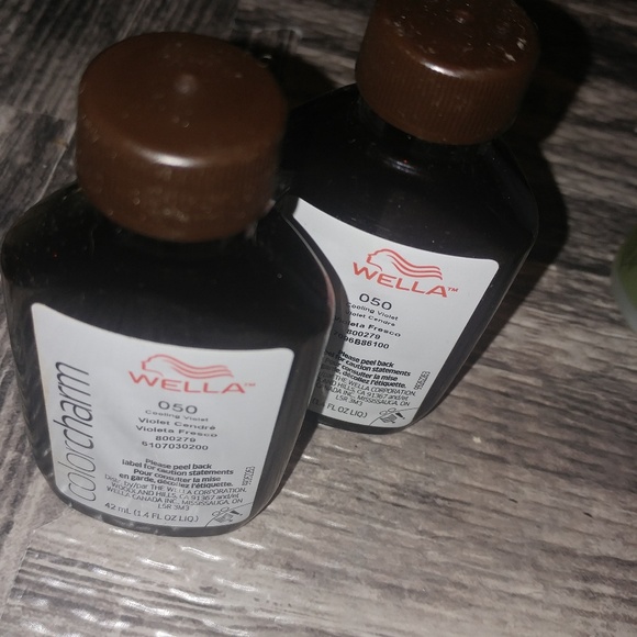 Wella color charm 050, cooling violet - Picture 1 of 3